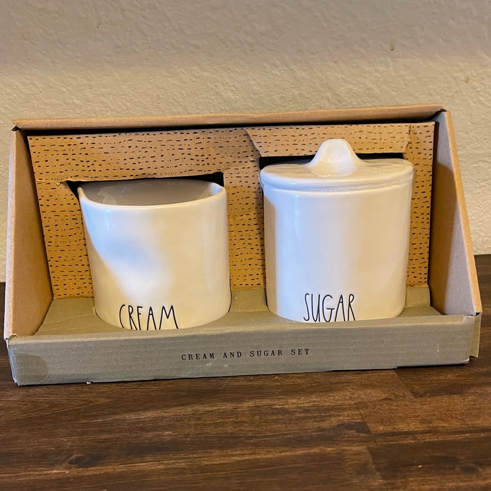 New Rae‎ Dunn Cream and Sugar Set Brand new in box 🩷🩷
